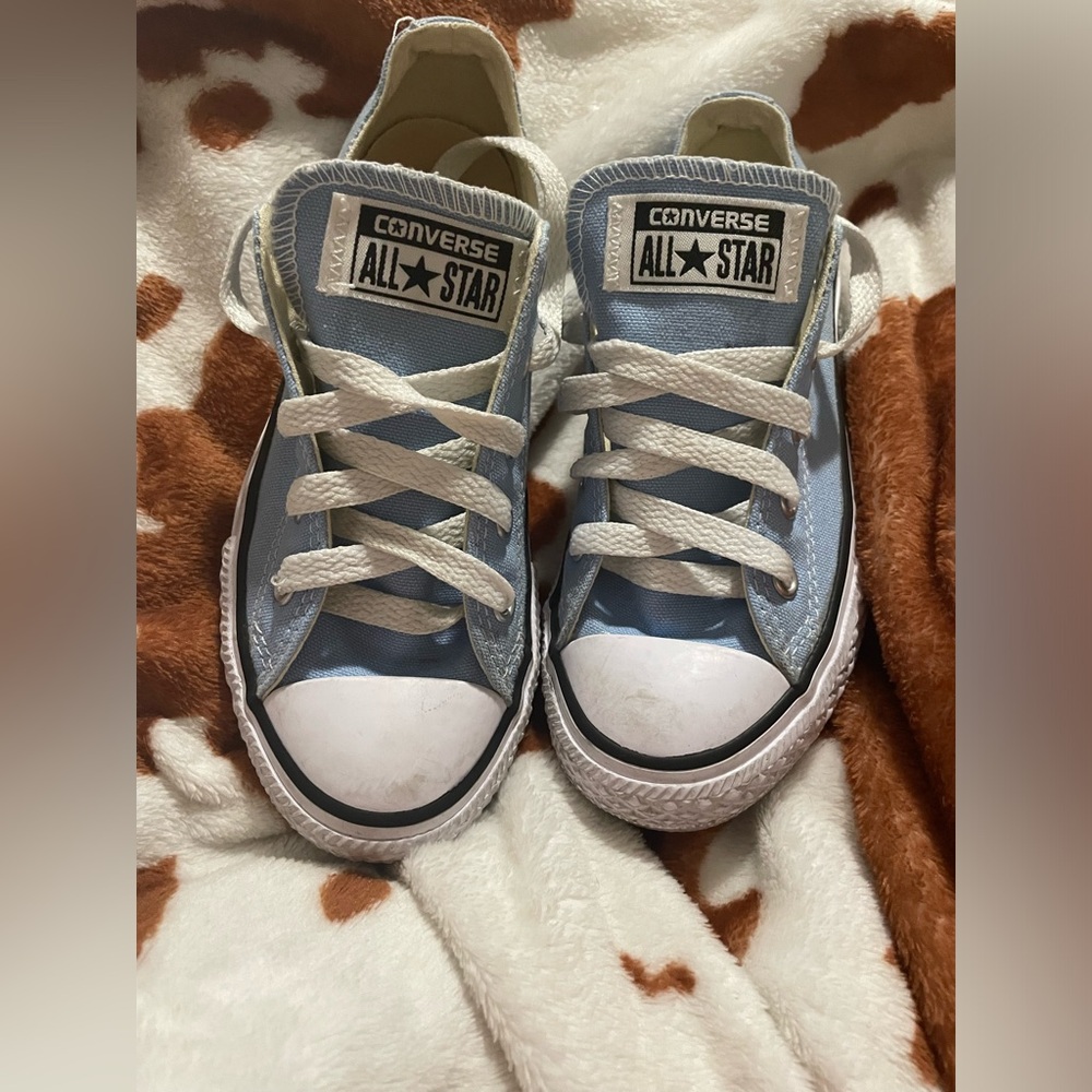 Light blue kids converse size 13